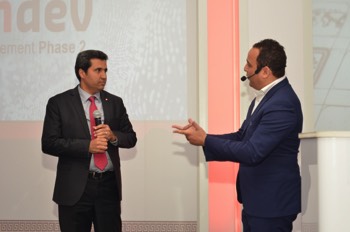  Mourad Zghidi, maître de cérémonie avec M. Anouar Maarouf, Ministre des Technologies 